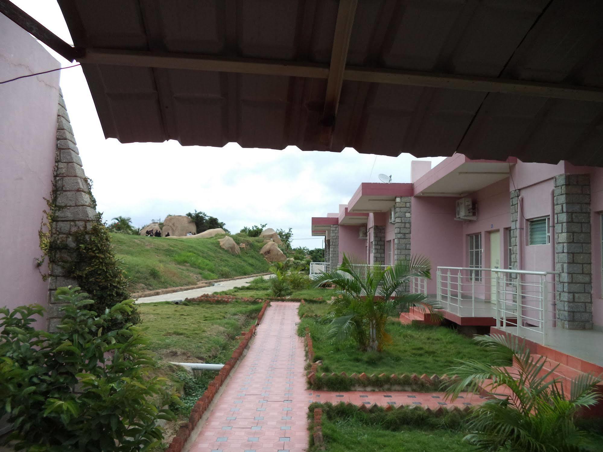 Kstdc Hotel Mayura Yatrinivas Mysore Extérieur photo